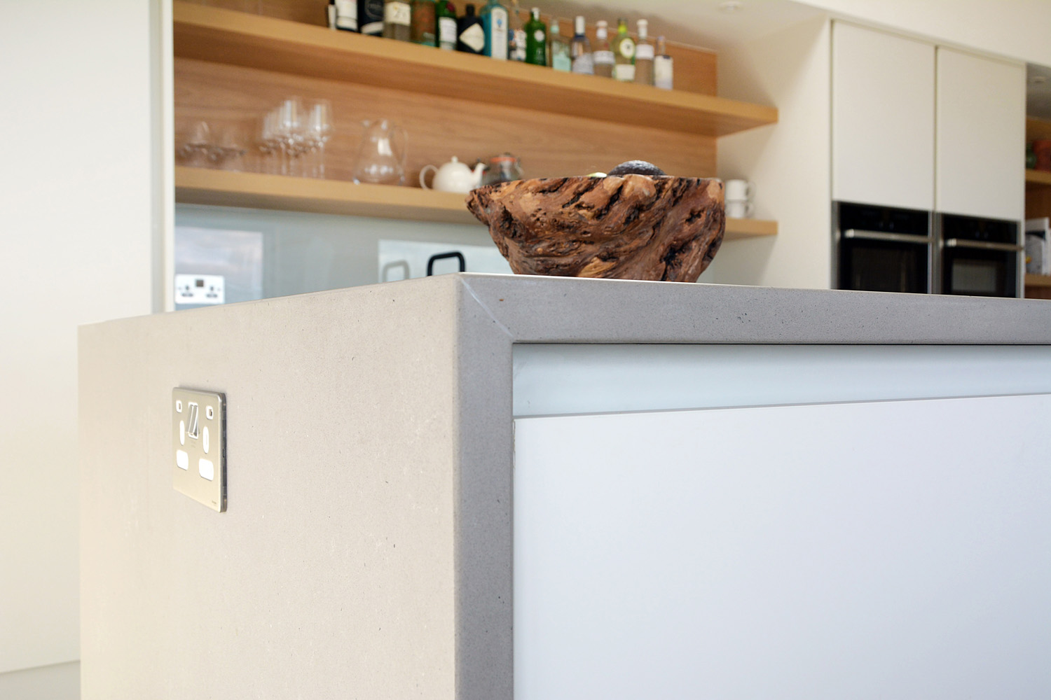 Now Kitchens nr Marazion HLine Sutton Silk Scots Grey with Portland Oak (17)